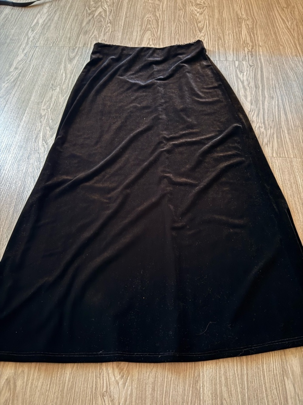 Max Studio Black Maxi Skirt - Flowing A-Line Silhouette velvet - Picture 4 of 6